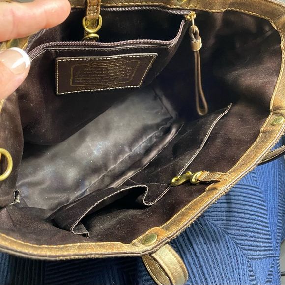 Coach Signature Canvas Logo Tote - Picture 10 of 14